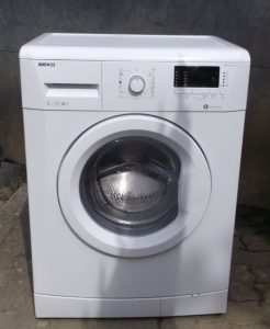 I am selling a fully functional BEKO automatic washing machine, display