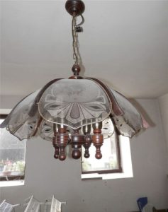 Pendant light on the ceiling.