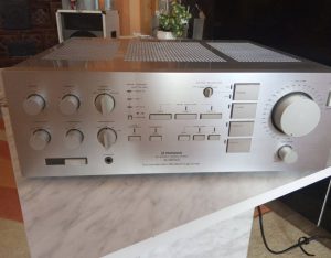 Pioneer A 200 amplifier (100 volts)