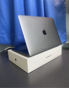 2020 13inch MacBookAir (Při rychlém jednání sleva)