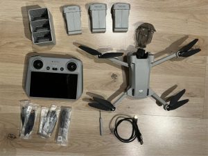 DJI Mini 3 pro with RC controller + Fly More Kit