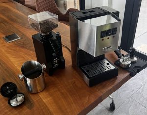 Gaggia Classic coffee machine set