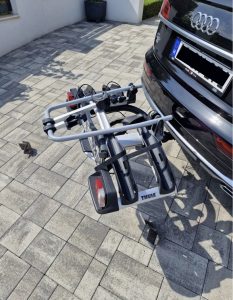 Thule 921. bike rack with tow hook