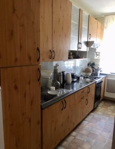 Kitchen furniture and stove in good condition for sale!