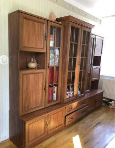 Cabinet line in good condition for sale!