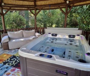 Premium Jacuzzi (Whirlpool) Ecospa *** Sale ***