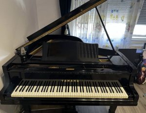 Yamaha G2 piano