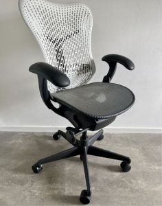 Kancelářská židle Herman Miller Mirra