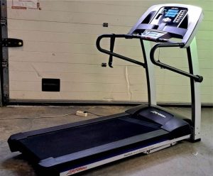 Life fitness ftr 2014 lightly used treadmill