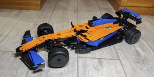 Lego Mclaren F1 Forma 1-es versenyautó 42141 (1:8 méretarány!)