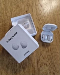 Galaxy Buds2 headphones NEW + warranty