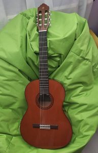 Yamaha CS-40 3/4 classical guitar