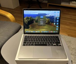 For sale Apple Macbook Air 13.3