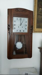 I am selling a functional antique clock BREVETE SGDG