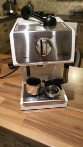 Lever coffee machine DéLonghi Active Line ECP 33.21.W