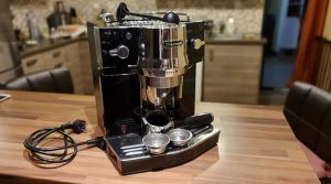 Lever coffee machine DéLonghi EC820B