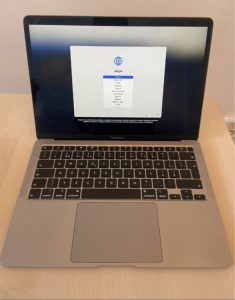 Apple Macbook Air 13, 2020 i5 - NEW BATTERY