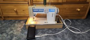 Veritas Runina 1390 case sewing machine for sale