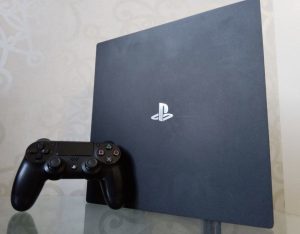 Sony Playstation 4 (PS4) Pro 1TB HDR 4K Dobozos Karira!