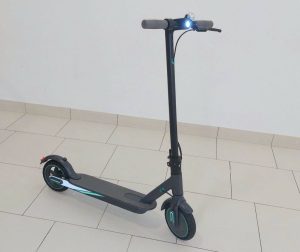 Új, bontatlan! A1 felnőtt elektromos roller (350W)