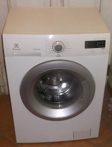 I am selling a 2-YEAR-OLD, fully functional ELECTROLUX car washing machine