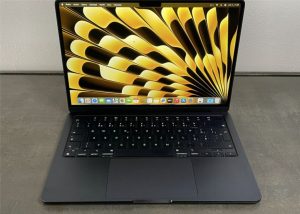 MacBook Air 13.6