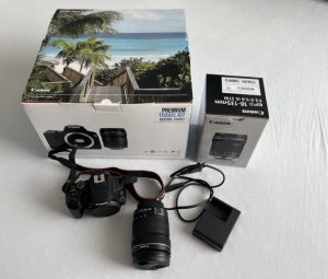 Canon 250 D Premium travel kit - EFS 18-135 mm