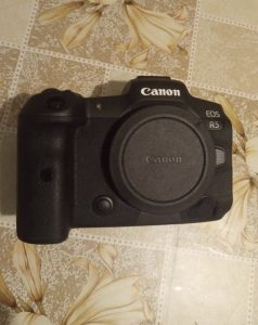 Canon R5 45mp frame and CF Express SSD 256GB