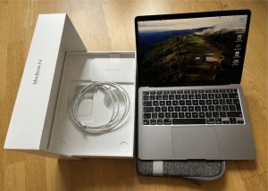 Prodám MacBook - Apple M1, RAM 8GB, SSD 256GB