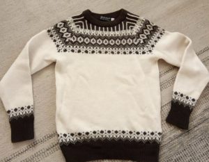 100% wool unisex warm sweater with Norwegian pattern