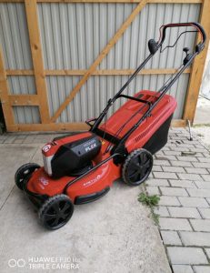 Lawnmower Self-propelled 42V Lithium-Ion technology 2X battery + charger