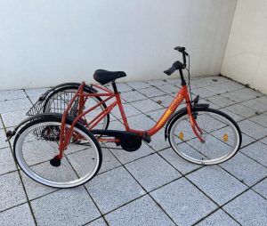 Adult women's tricycle