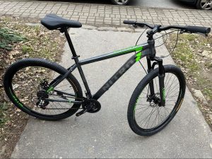 I am selling a brand new mountain bike