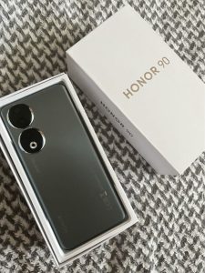 Nový Honor 90