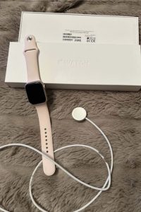 Apple Watch 9 41 mm Pink Alumínium tok Light Pink szíj