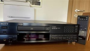 Sony CD CDP X339 Es CD player brand new