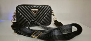 Guess dámska crossbody kabelka čierna