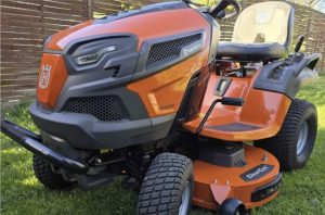 Husqvarna lawn tractor Garis lawn tractor