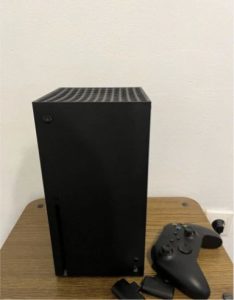 Xbox Seriesx + controller + rechargeable battery