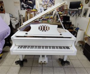 Piano PETROF model V. opus 46815 (160cm)