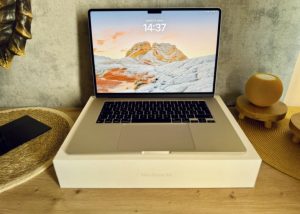 MacBook Air 15'' M2 256gb hvězdně bílý