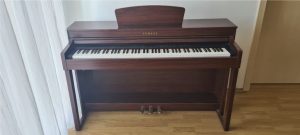 Piano Yamaha CLP430M