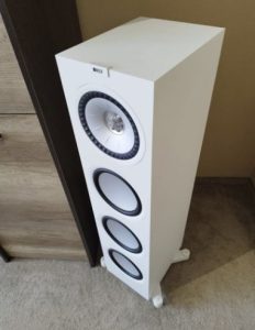 Kef Q950 pair of speakers