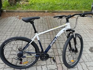 I am selling a brand new mountain bike