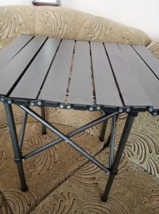 Folding table