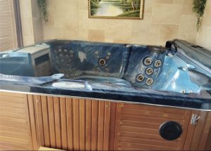 Six seater hot tub