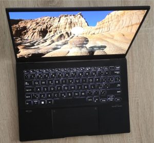 Notebook ASUS Zenbook 14 OLED - 2023 - SKVĚLÝ STAV