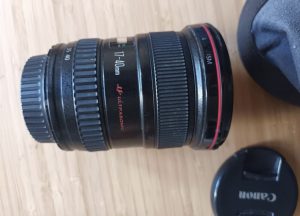 Canon EF 17-40mm f/4.0L USM lens