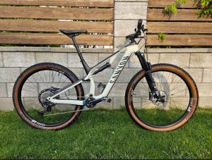 Canyon Neuron CF9 carbon bike for sale