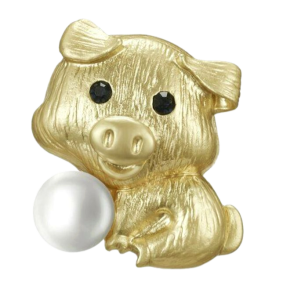 Golden Piggy and the Perl Brooch